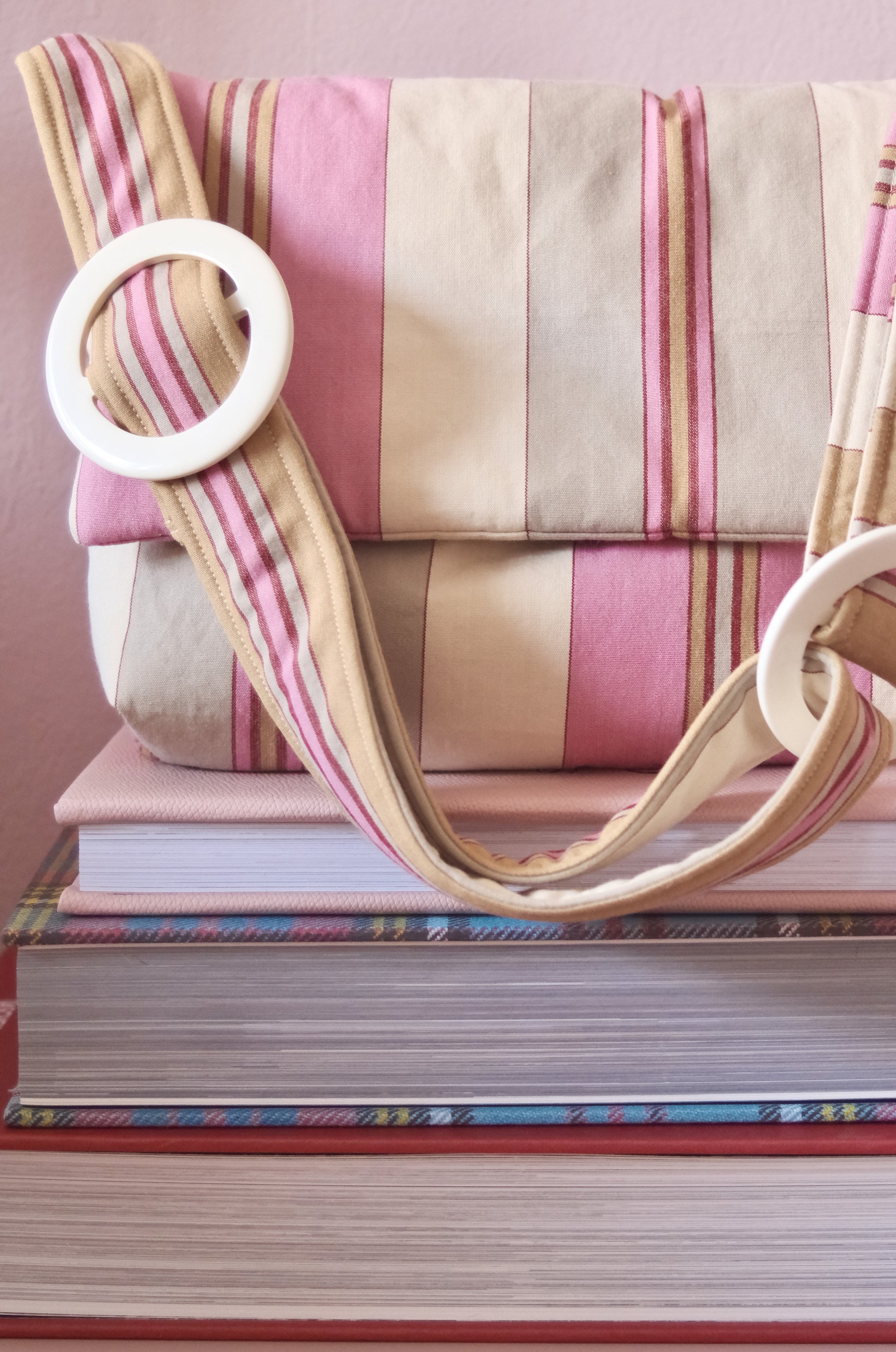 Sac bandoulière ligné rose